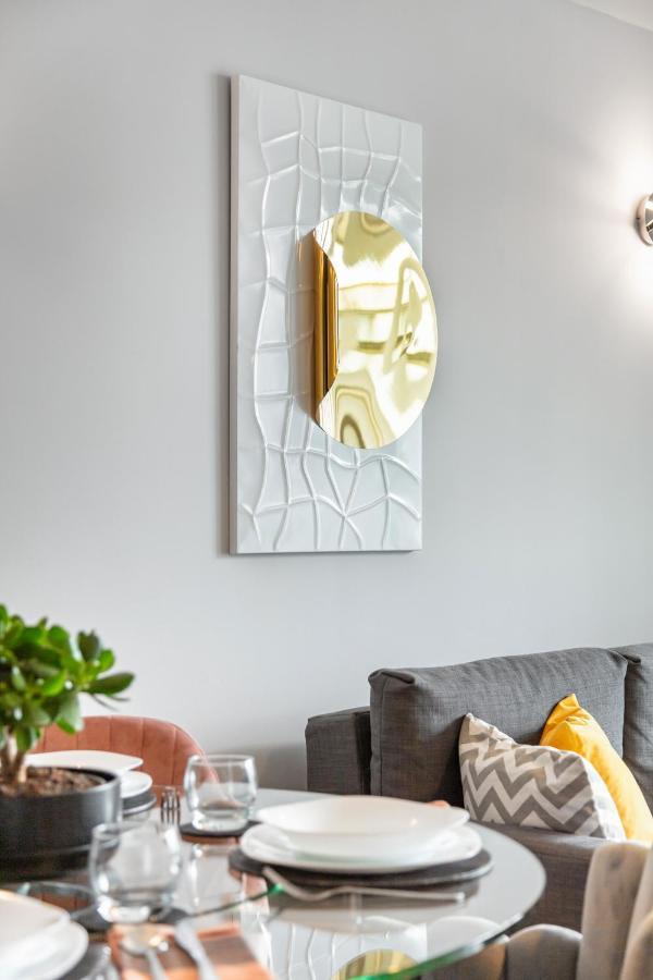 Stunning Apartment With Underground Parking! Londyn Zewnętrze zdjęcie