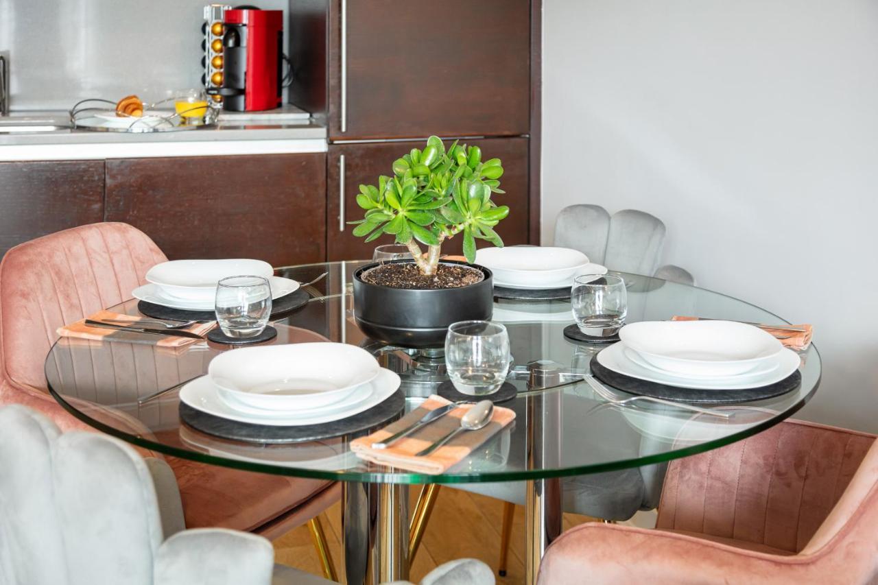 Stunning Apartment With Underground Parking! Londyn Zewnętrze zdjęcie