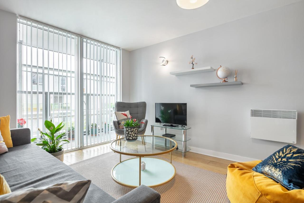 Stunning Apartment With Underground Parking! Londyn Zewnętrze zdjęcie