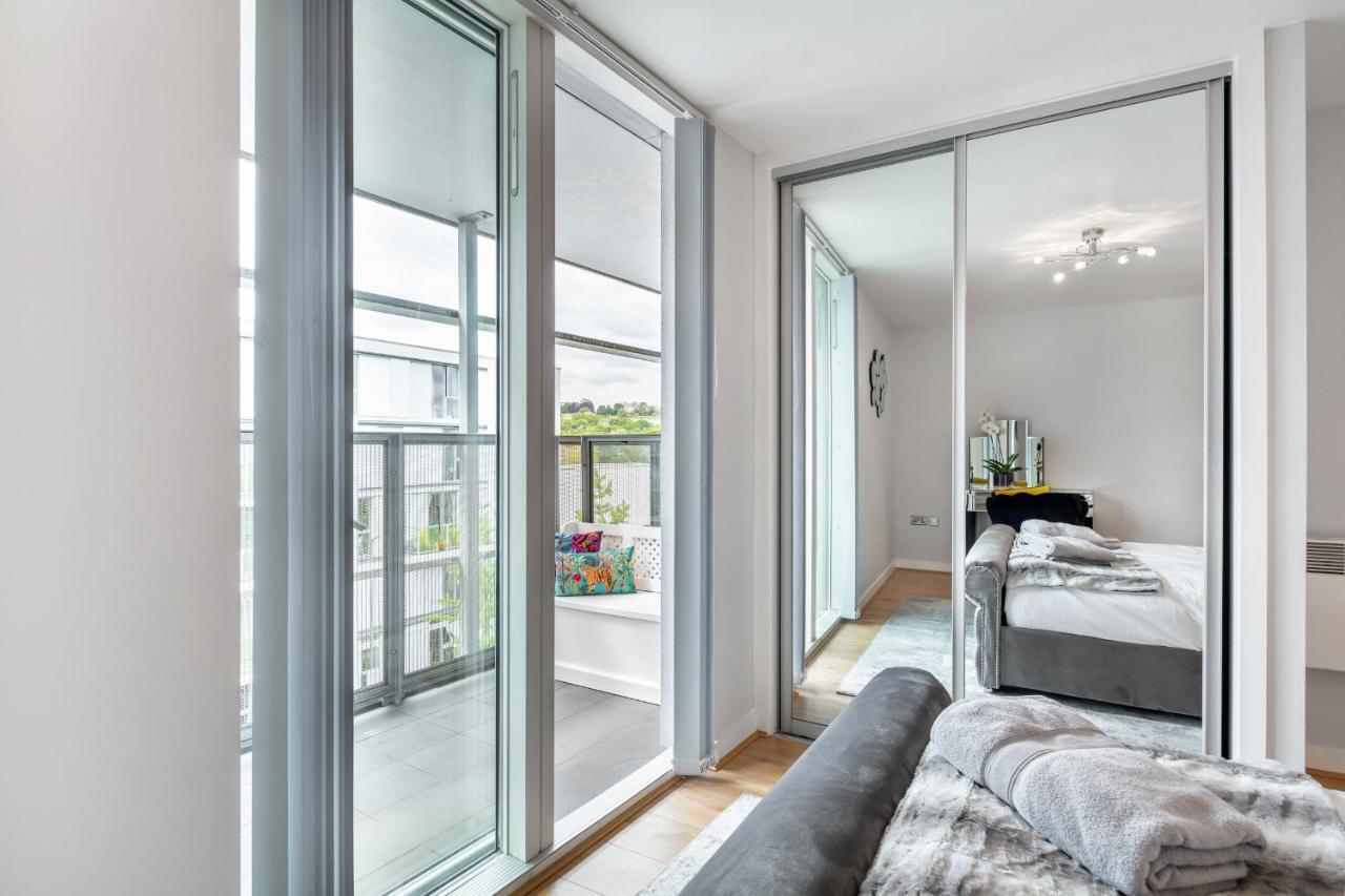 Stunning Apartment With Underground Parking! Londyn Zewnętrze zdjęcie