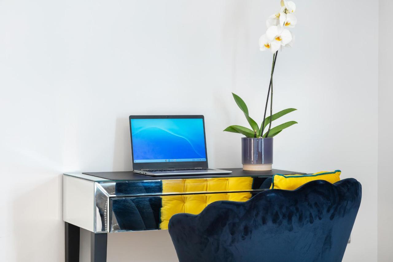 Stunning Apartment With Underground Parking! Londyn Zewnętrze zdjęcie