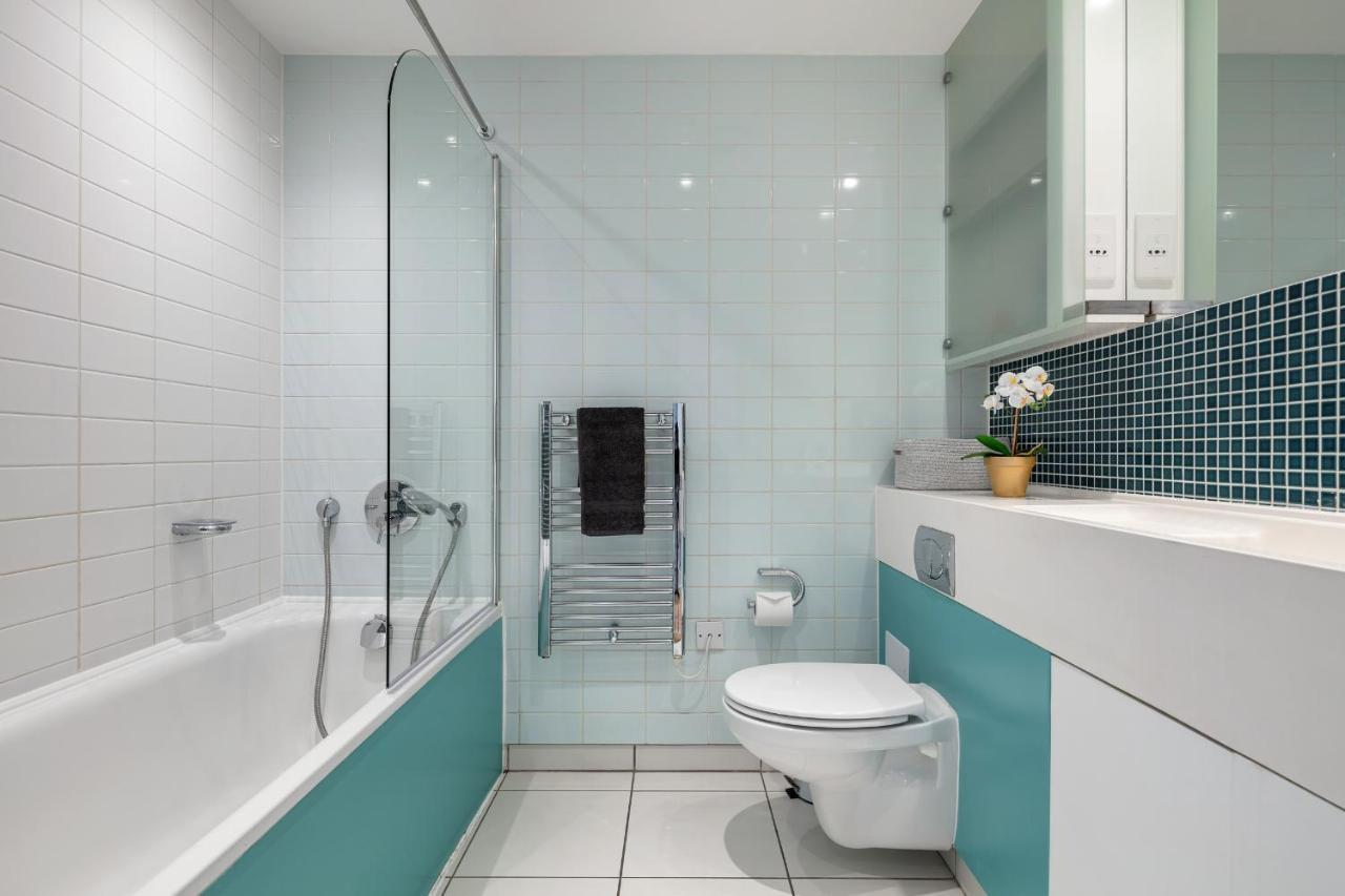 Stunning Apartment With Underground Parking! Londyn Zewnętrze zdjęcie
