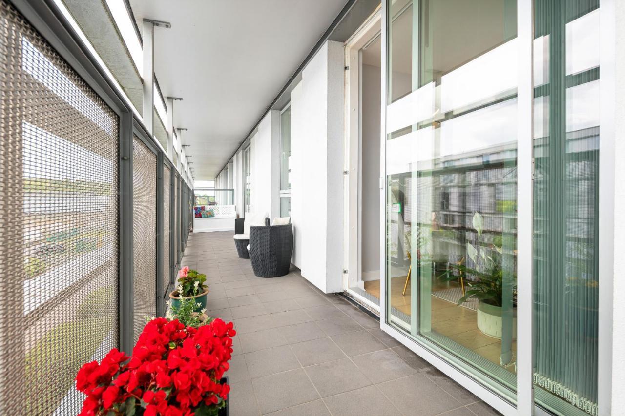 Stunning Apartment With Underground Parking! Londyn Zewnętrze zdjęcie